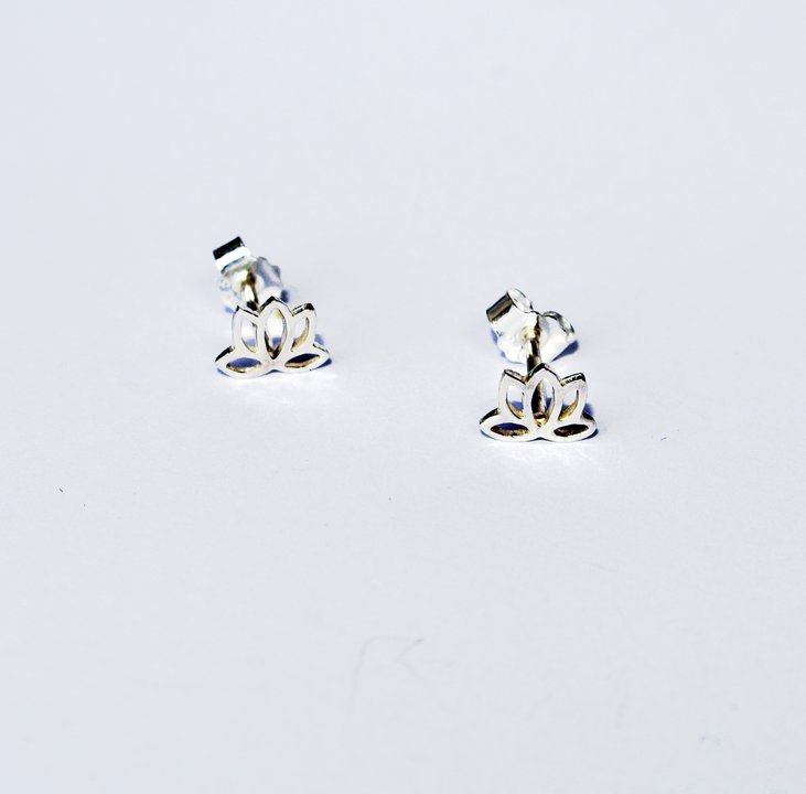 Mini Lotus Studs - Image 3