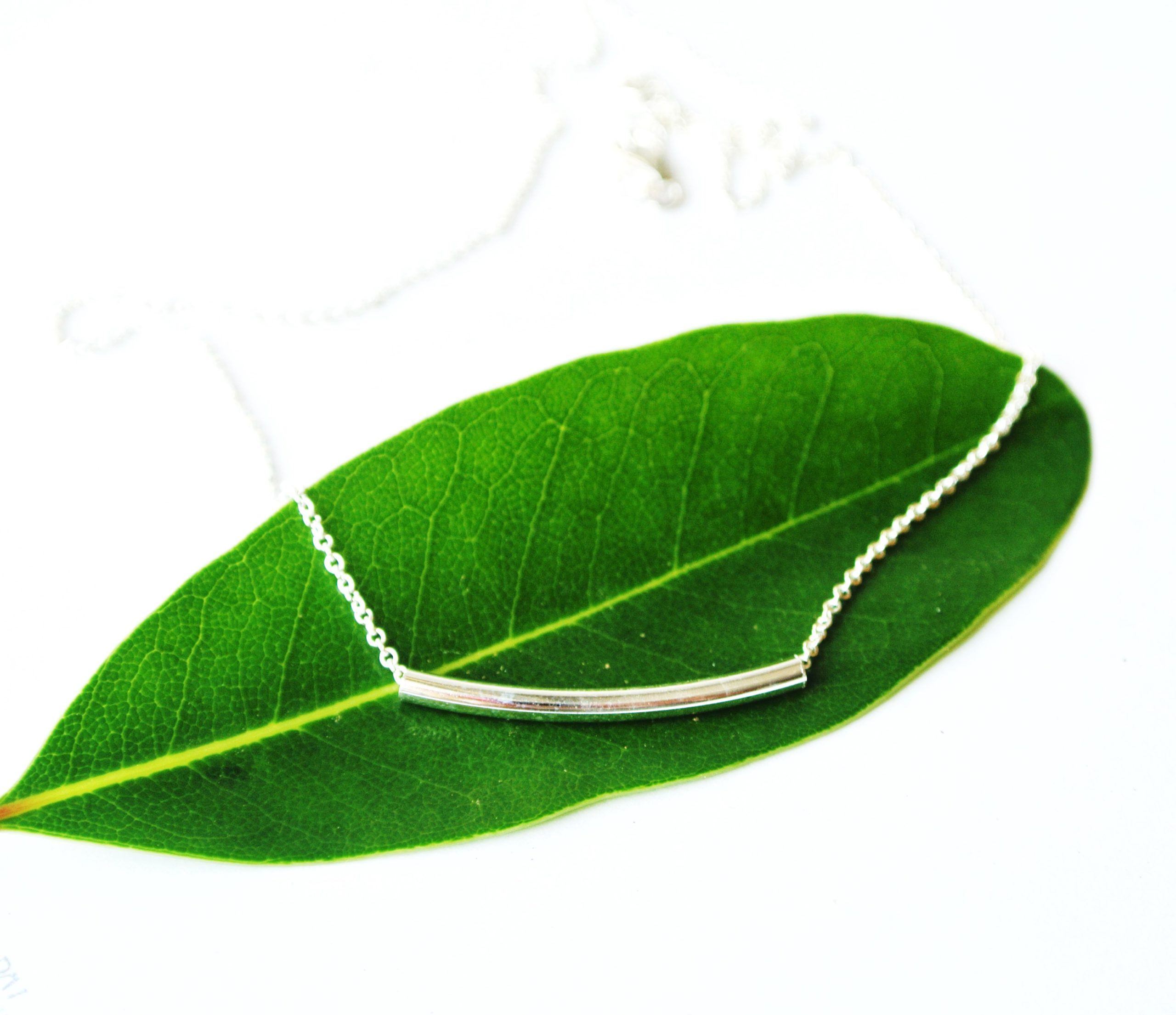 Hollow Curved Bar Necklace - Image 3