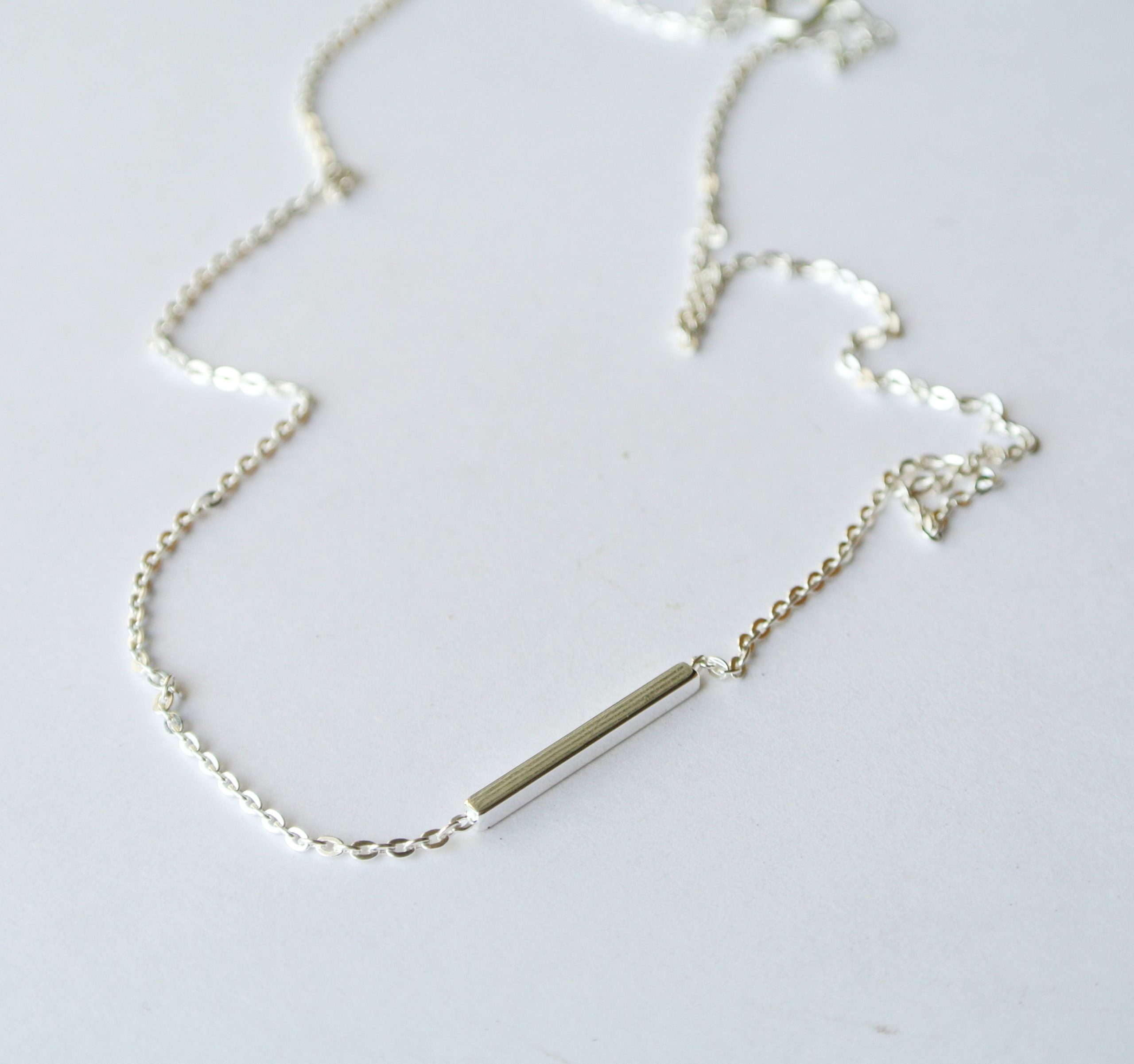 Small Simplistic Bar Necklace - Image 3