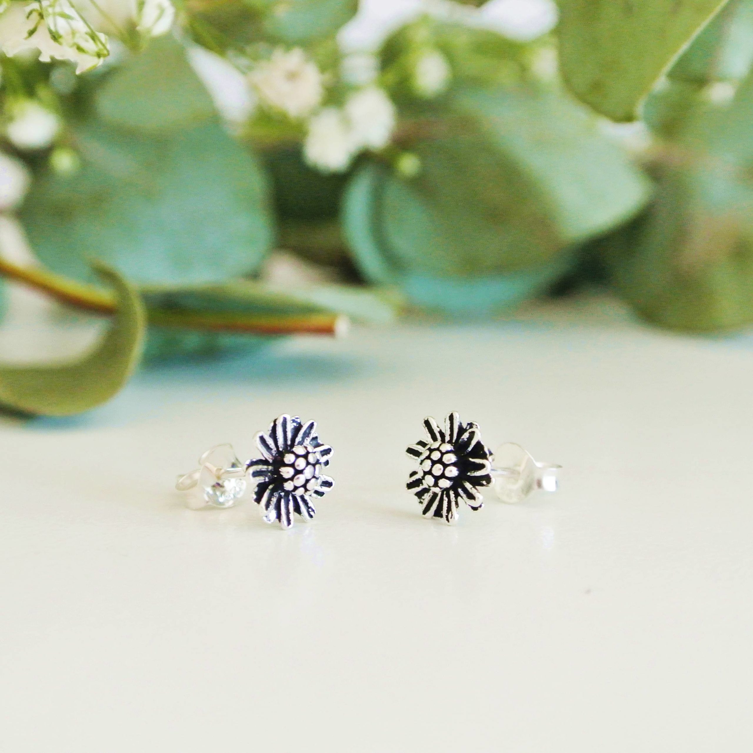 Chunky Daisy Studs - Image 6