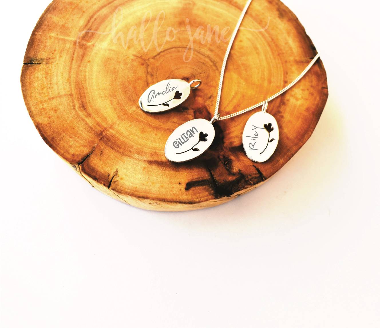 Flower Cut Out Name Necklace - Image 6