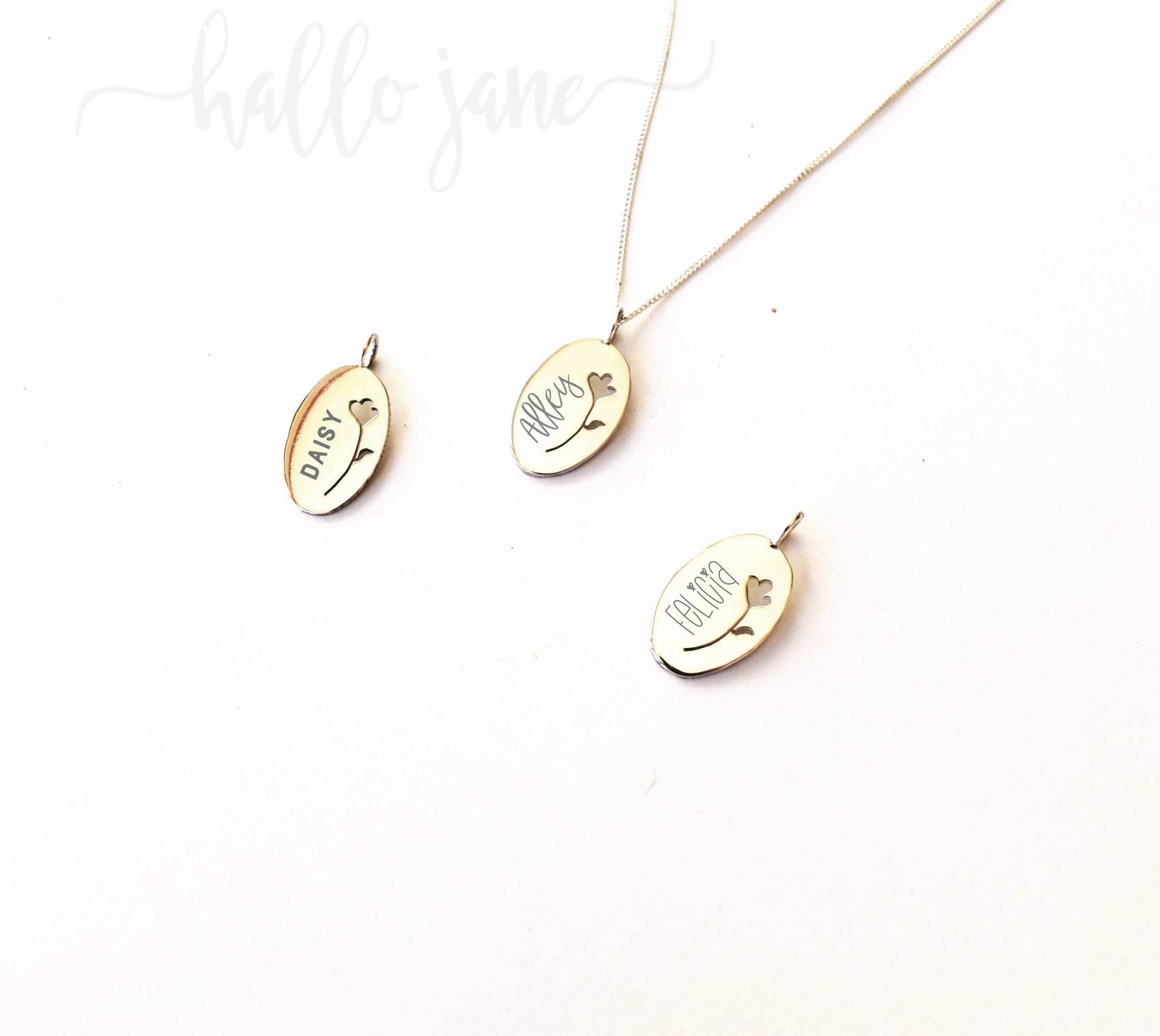 Flower Cut Out Name Necklace - Image 4