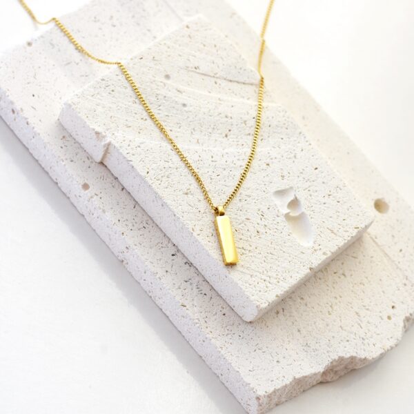 Minimalist Fat Bar Necklace – 14k Gold Waterproof