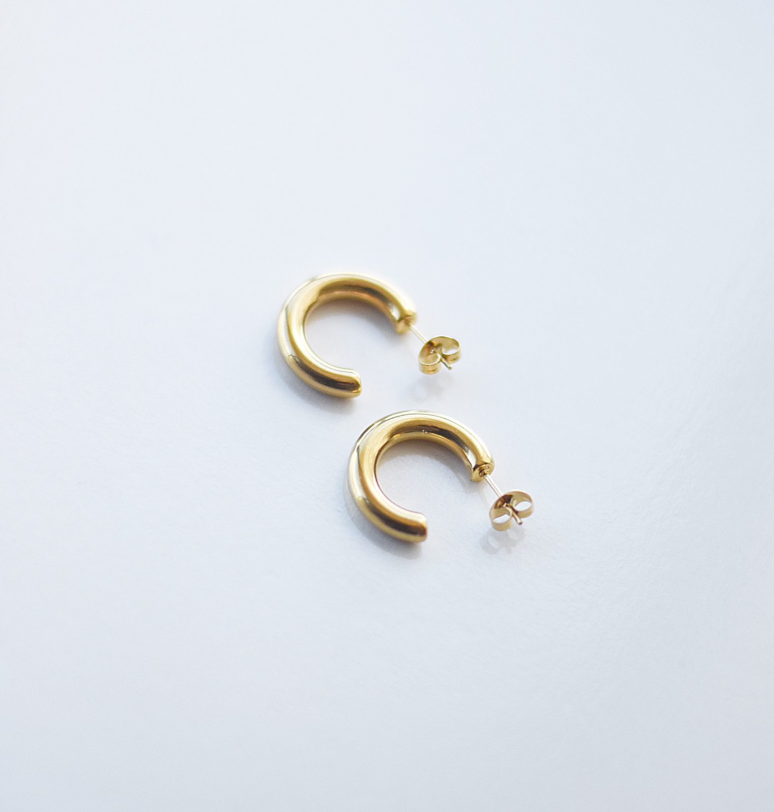 Classic Plain Jane Gold Hoops 20mm – 18K Gold Waterproof Earrings - Image 5