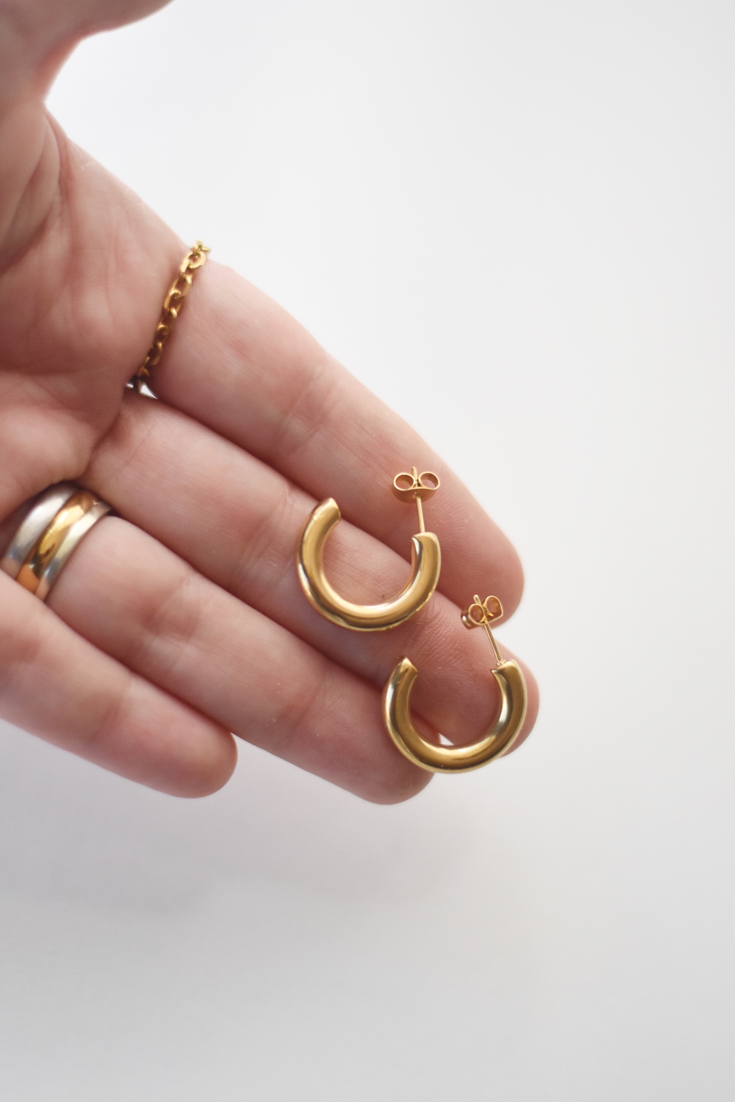 Classic Plain Jane Gold Hoops 20mm – 18K Gold Waterproof Earrings - Image 4