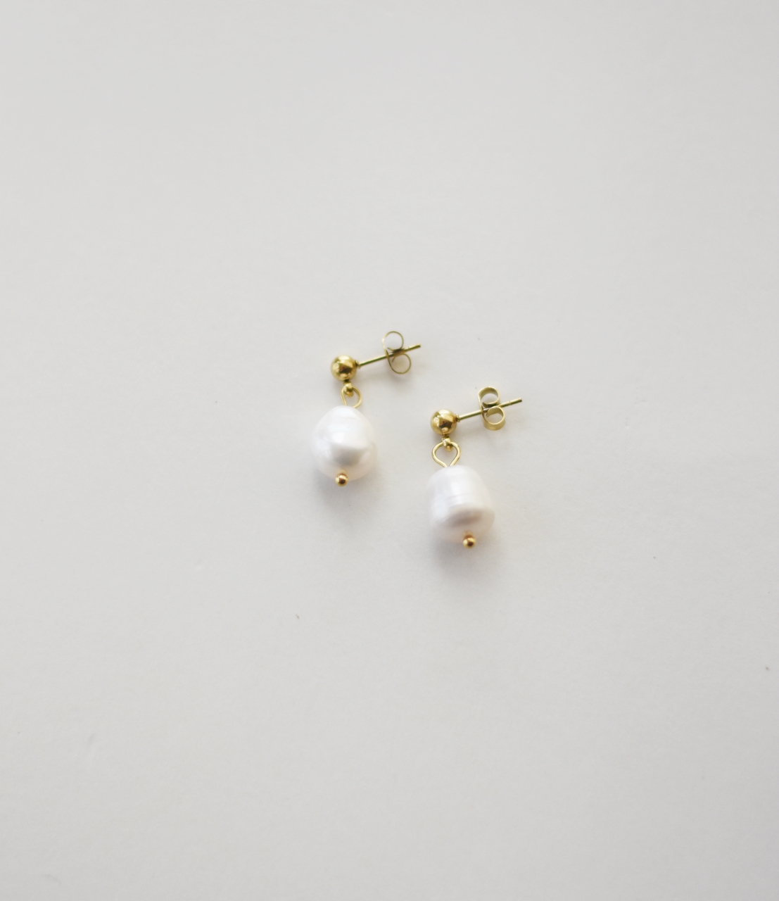 Baroque Pearl Drop Earrings – 18K Gold Waterproof - Image 4