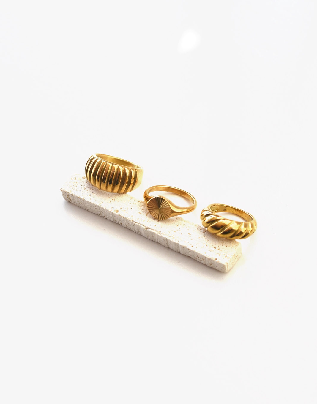 Modern Croissant Ring – 18K Gold Waterproof - Image 7