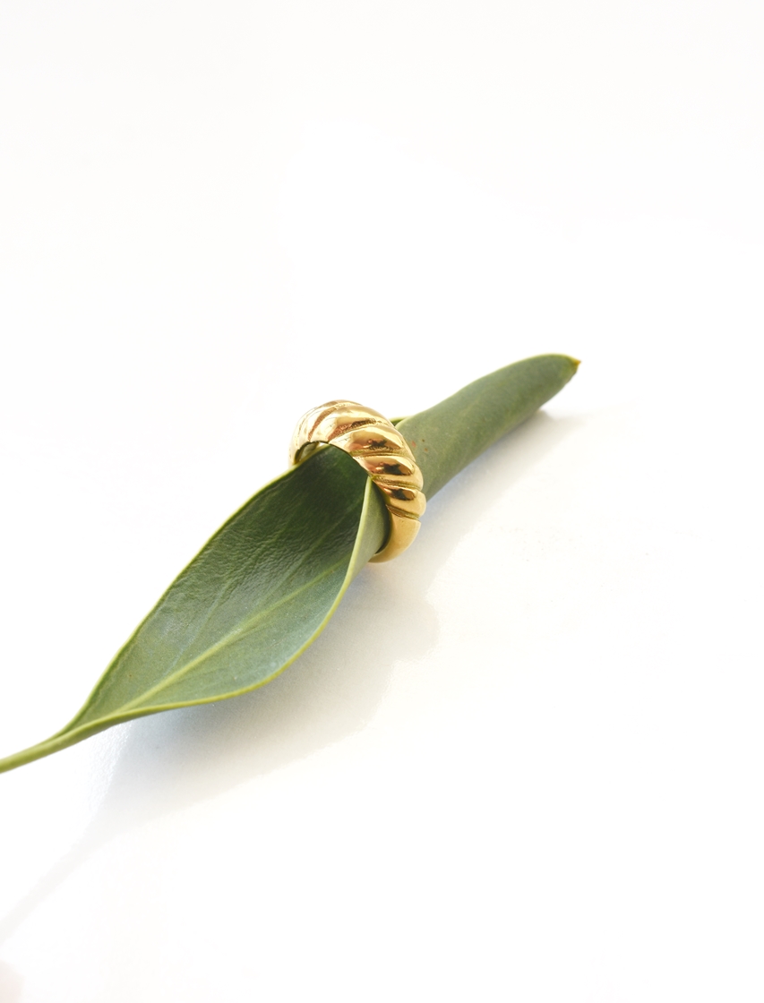 Modern Croissant Ring – 18K Gold Waterproof - Image 5