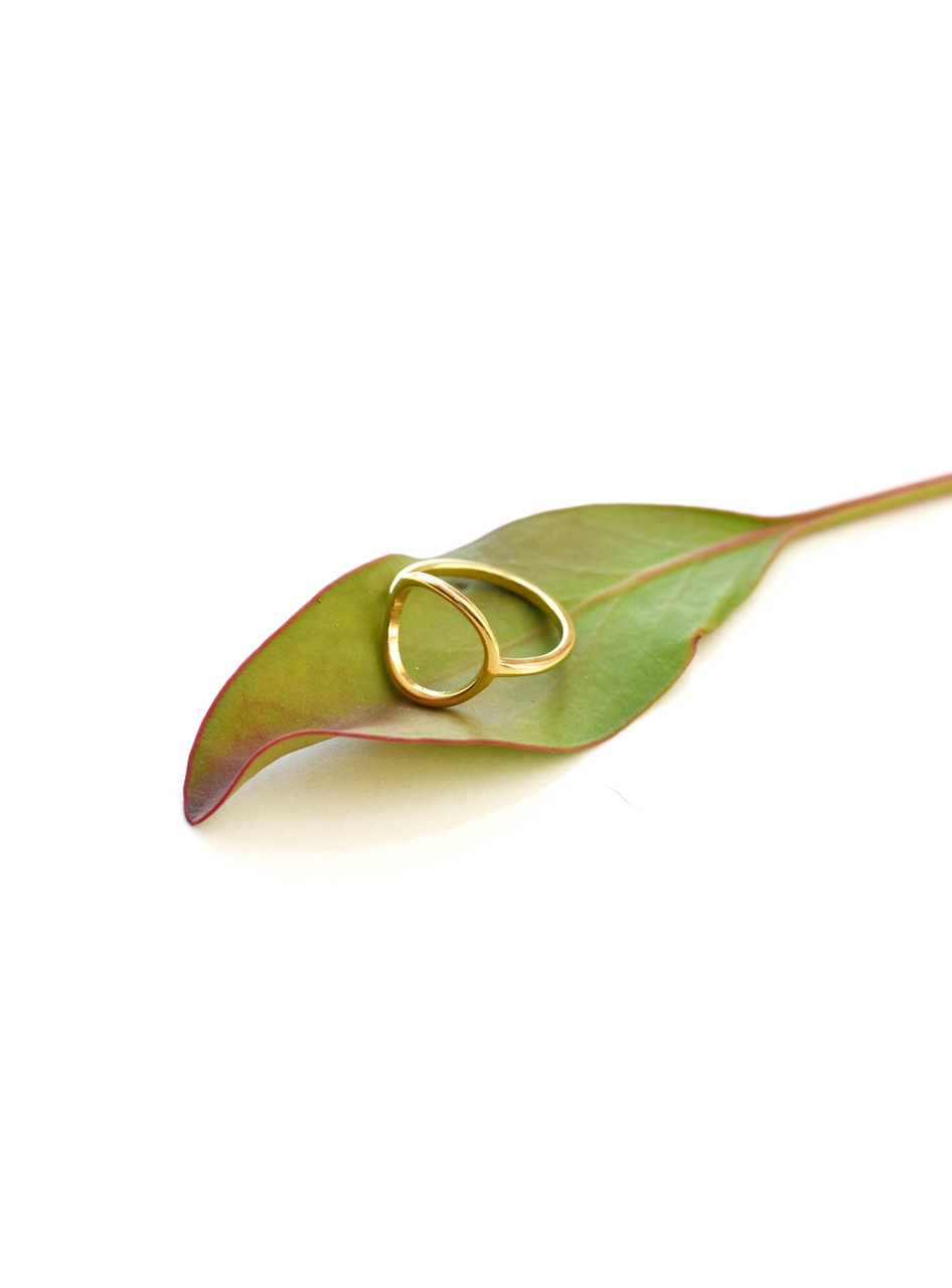 Simplistic Circle Ring– 18K Gold Waterproof - Image 3