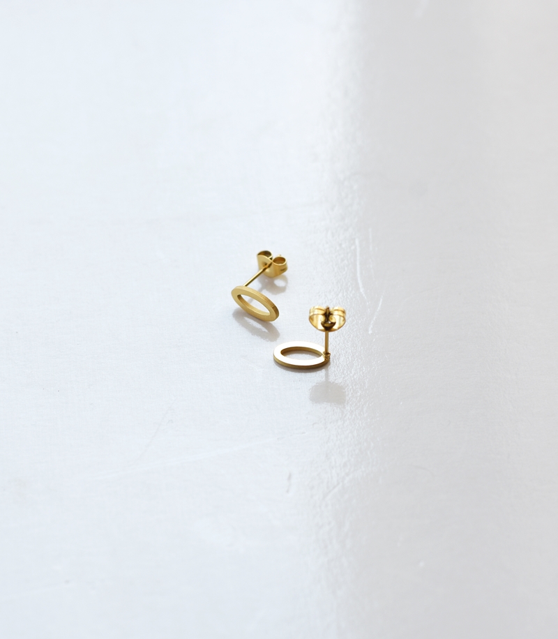 Hollow Oval Studs – 18K Gold Waterproof Earrings - Image 2