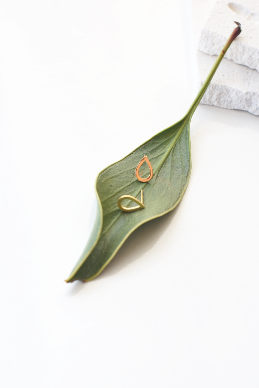 Simplistic Teardrop Studs – 18K Gold Waterproof - Image 6