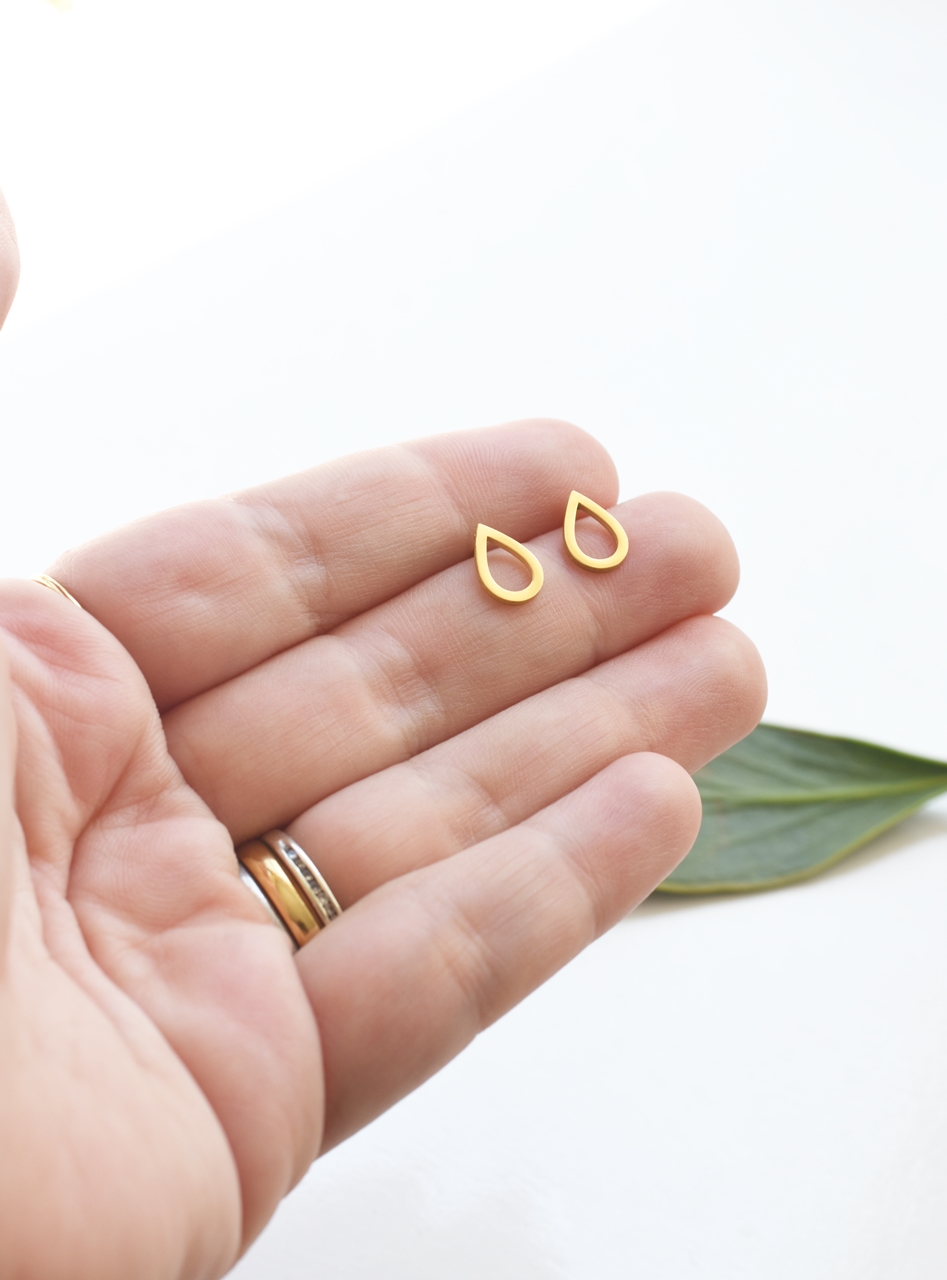 Simplistic Teardrop Studs – 18K Gold Waterproof - Image 5