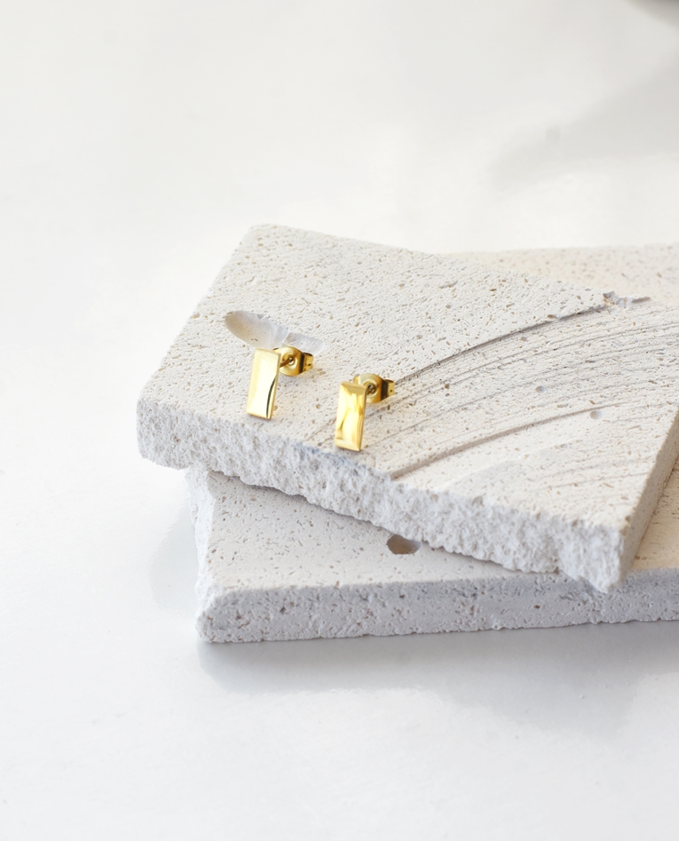 Flat Bar Studs - Waterproof Gold - Image 5