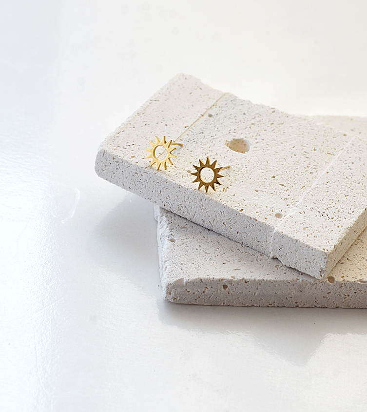 Little Sunburst Studs – 18K Gold Waterproof Earrings