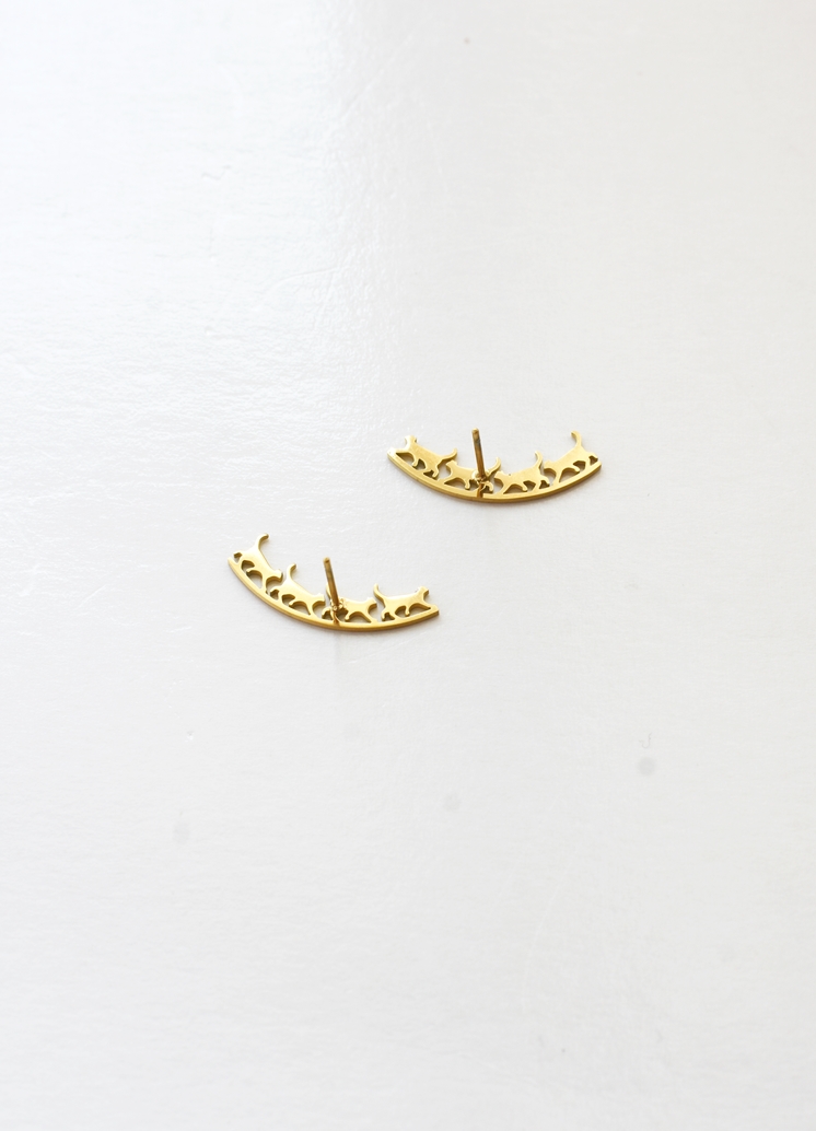 Cat Parade Crawler Stud – 18K Gold Waterproof Earrings - Image 4