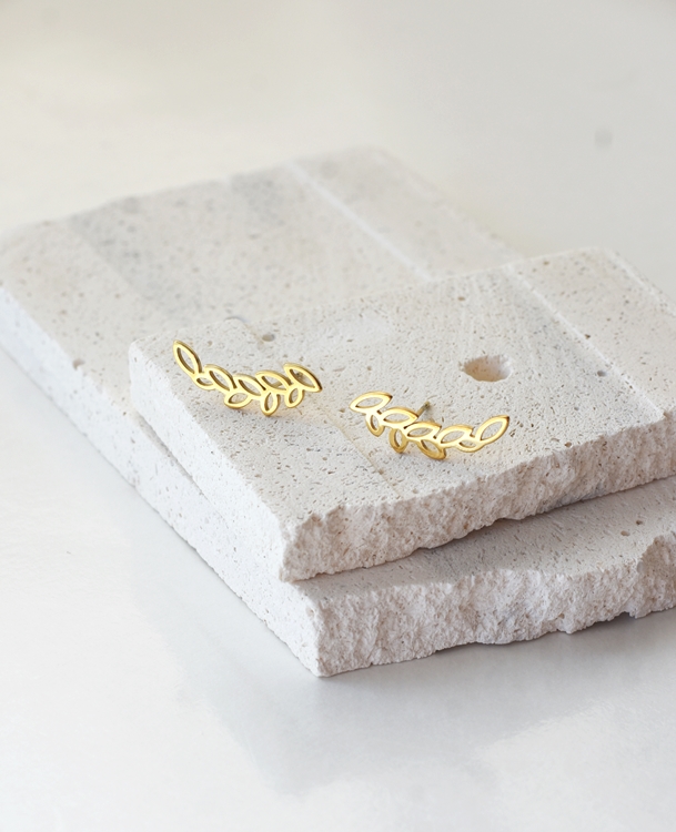 Elegant Curved Leaf Crawlers – 18K Gold Waterproof Stud earrings - Image 2