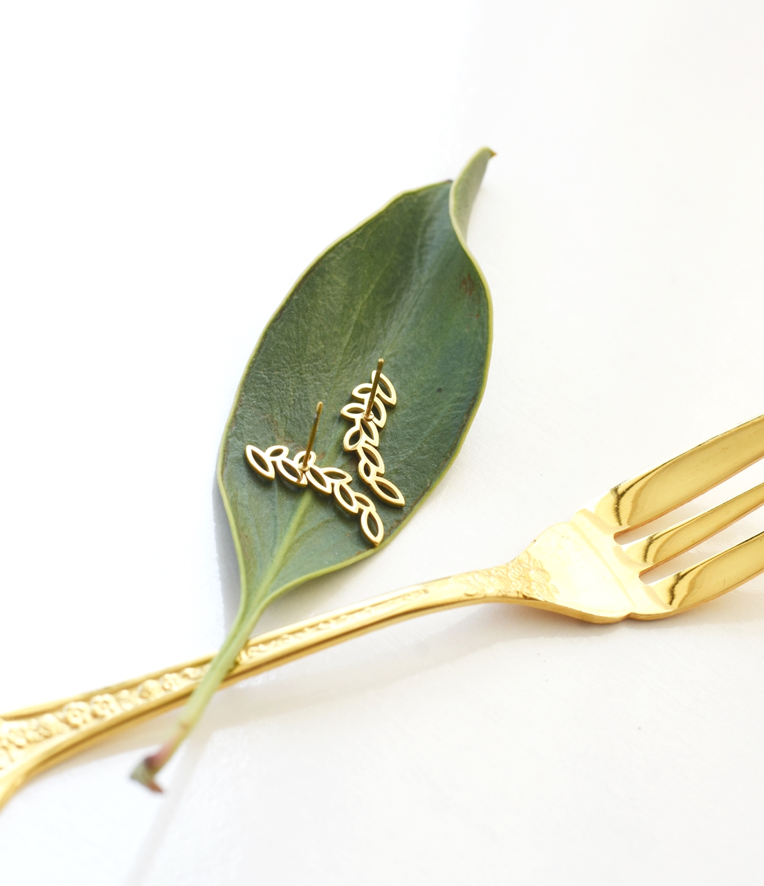 Elegant Curved Leaf Crawlers – 18K Gold Waterproof Stud earrings - Image 4