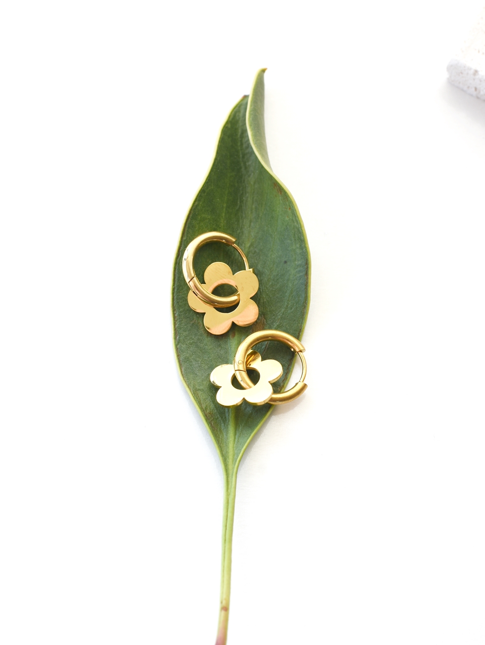 Flower Hoops Simplistic – 18K Gold Waterproof Earrings