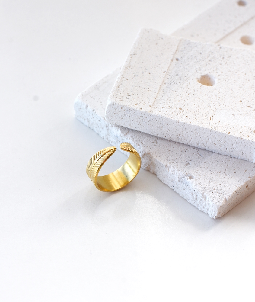 Leaf Wrap Ring – 18K Gold Waterproof