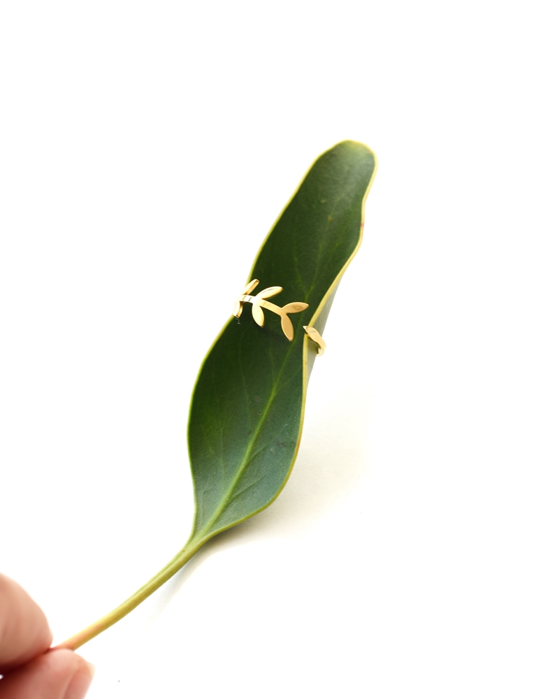 Botanical Leaf Ring – 18K Gold Waterproof